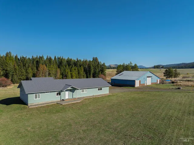 $675,000 | 1076 Quartz Creek Road, Harvard, ID 83834
