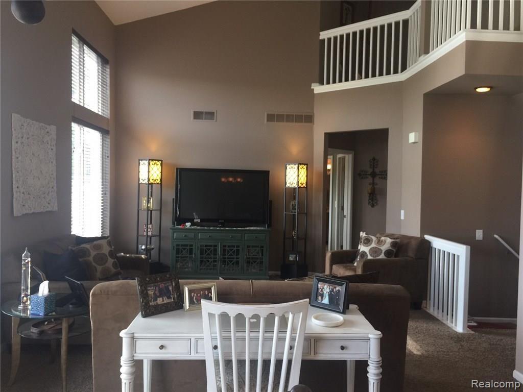 3241 Silverbrook Drive Rochester, MI 48306 - Photo 15 of 39 IMG_2816.JPG