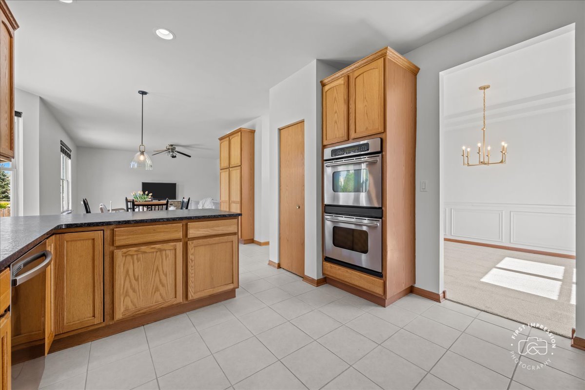 2812 Plante Road North Aurora, IL 60542 - Photo 9 of 34