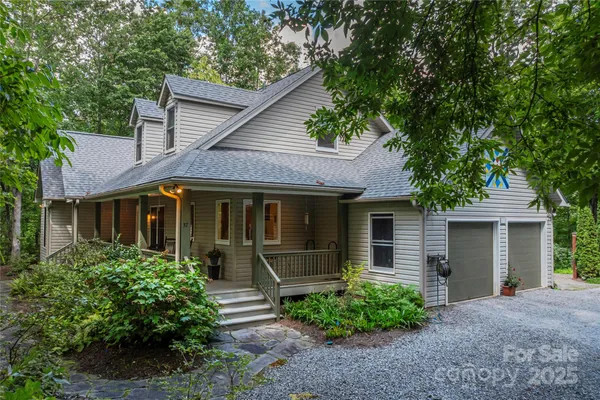 $795,000 | 37 Wood Robin Lane, Black Mountain, NC 28711