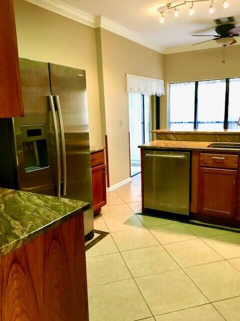 7611 Solimar Circle Boca Raton, FL 33433 - Photo 18 of 22 Kitchen