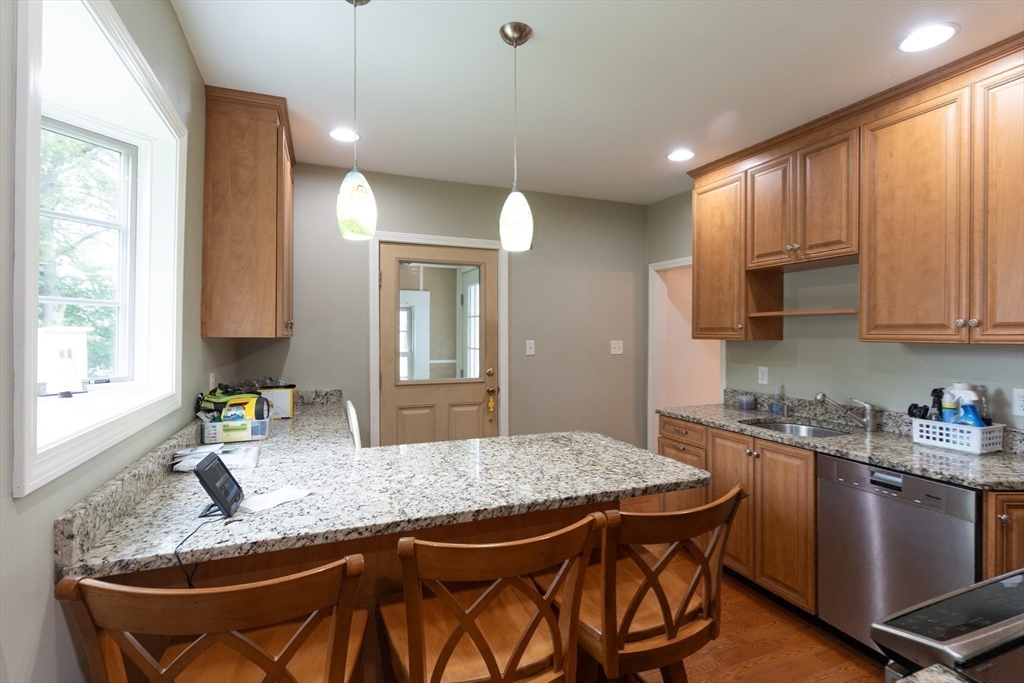 18 Balder Road Worcester, MA 01605 - Photo 5 of 36 Gallery Image 5
