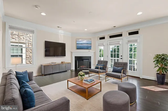 $575,000 | 42612 Hardage Terrace, Ashburn, VA 20148