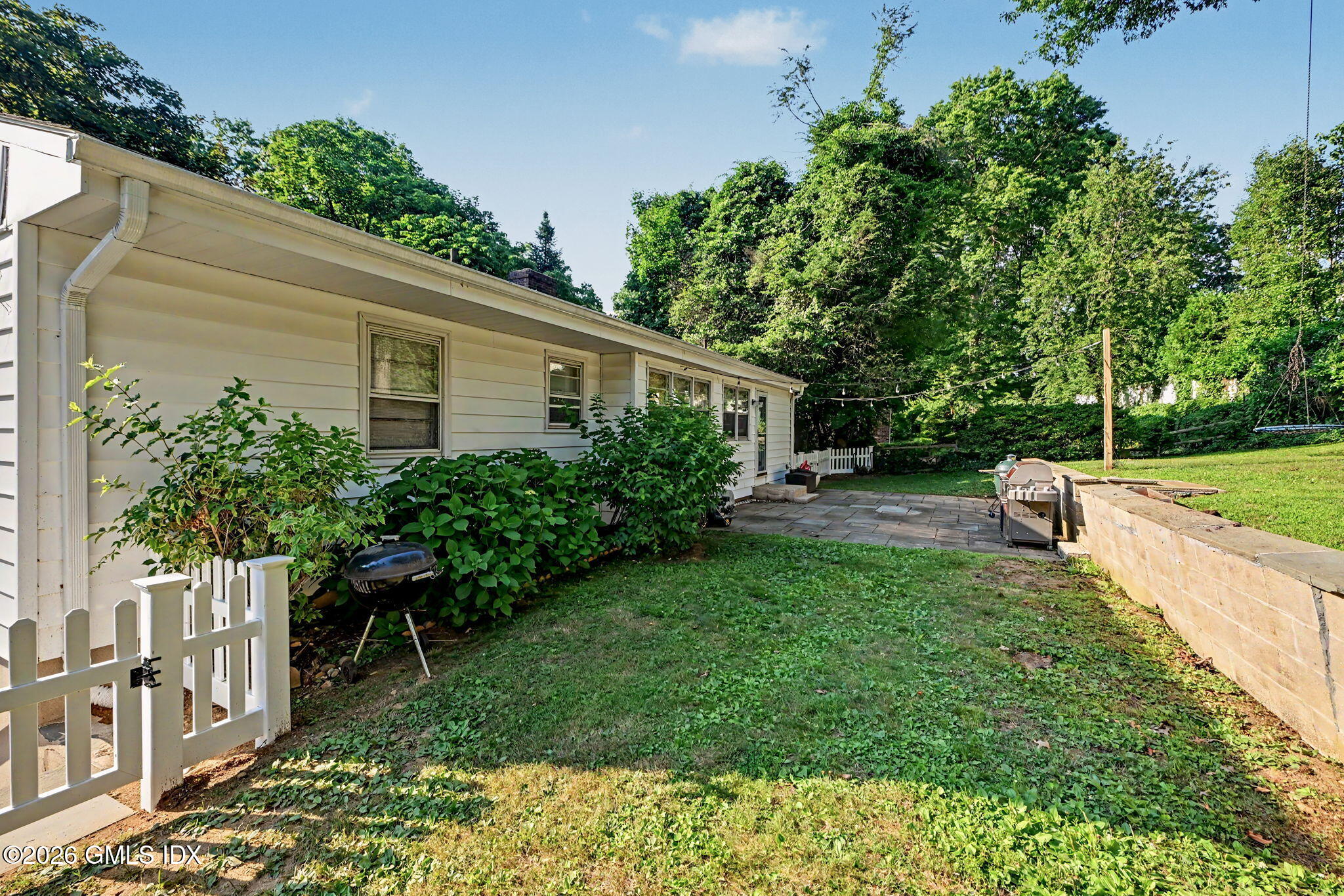 20 Meyer Place Riverside, CT 06878 - Photo 25 of 29 52-web-or-mls-20-meyer-pl