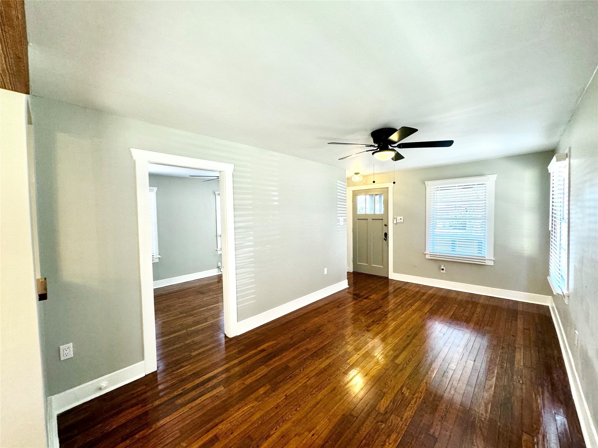 1018 Dunbar Street Houston, TX 77009 - Photo 9 of 30 Looking back towards front door and catching glimpse of front bedroom!