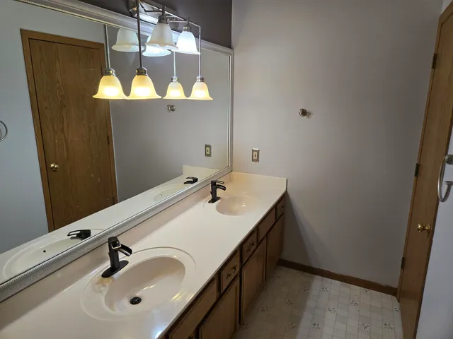 $529,900 | 117 Knutson Drive, Madison, WI 53704