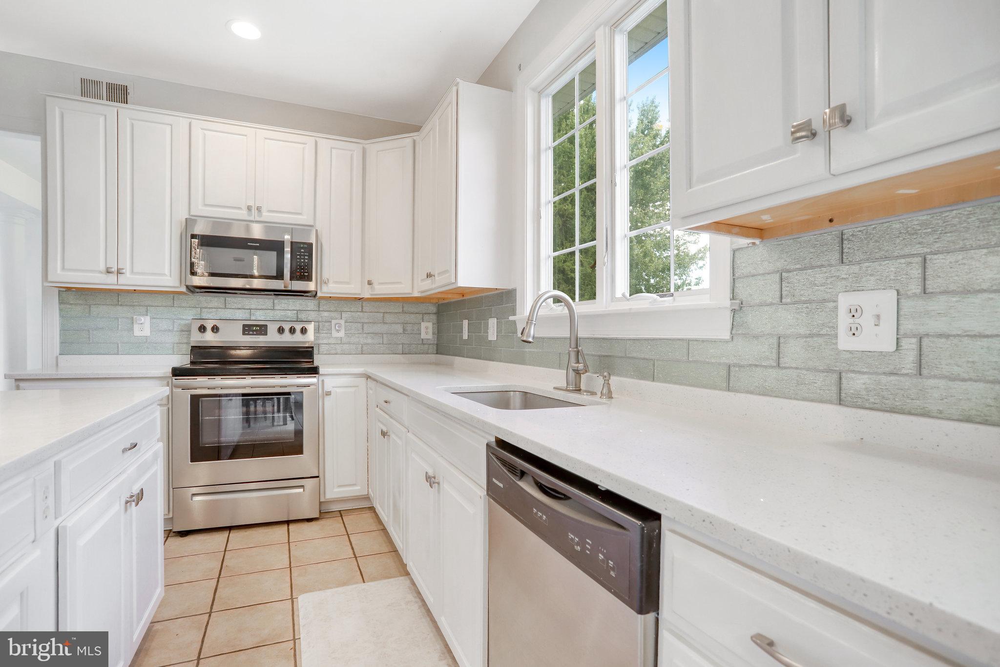 1016 Bexhill Drive Frederick, MD 21702 - Photo 10 of 59