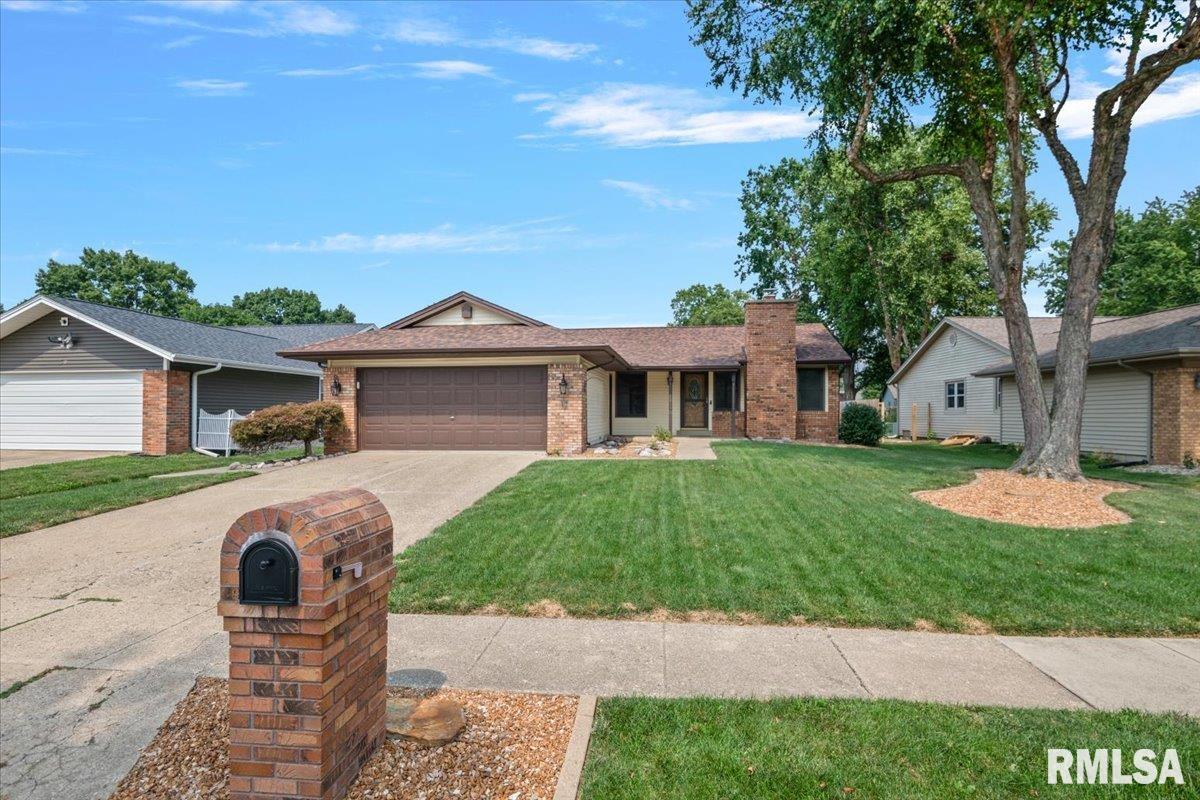 10 Hollybrook Drive Springfield, IL 62702 - Photo 4 of 32 Gallery Image 4