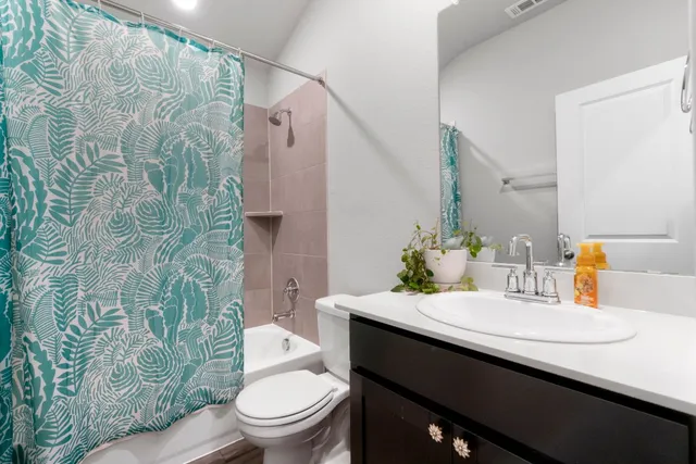 $325,000 | 107 Magnolia Ranch Lane, Hutto, TX 78634