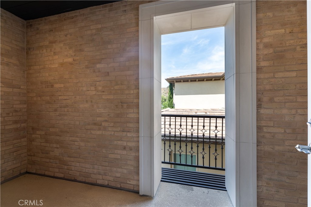 60 Gainsboro Irvine, CA 92620 - Photo 33 of 34 a bathroom with a window