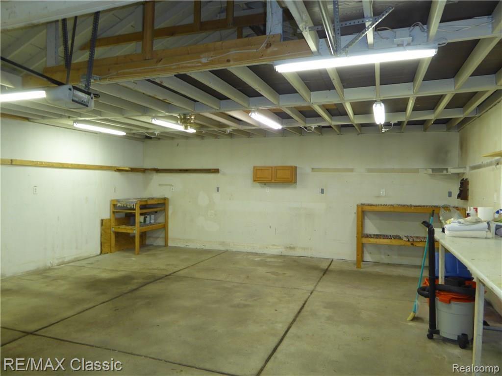 15445 Inkster Road Livonia, MI 48154 - Photo 39 of 56