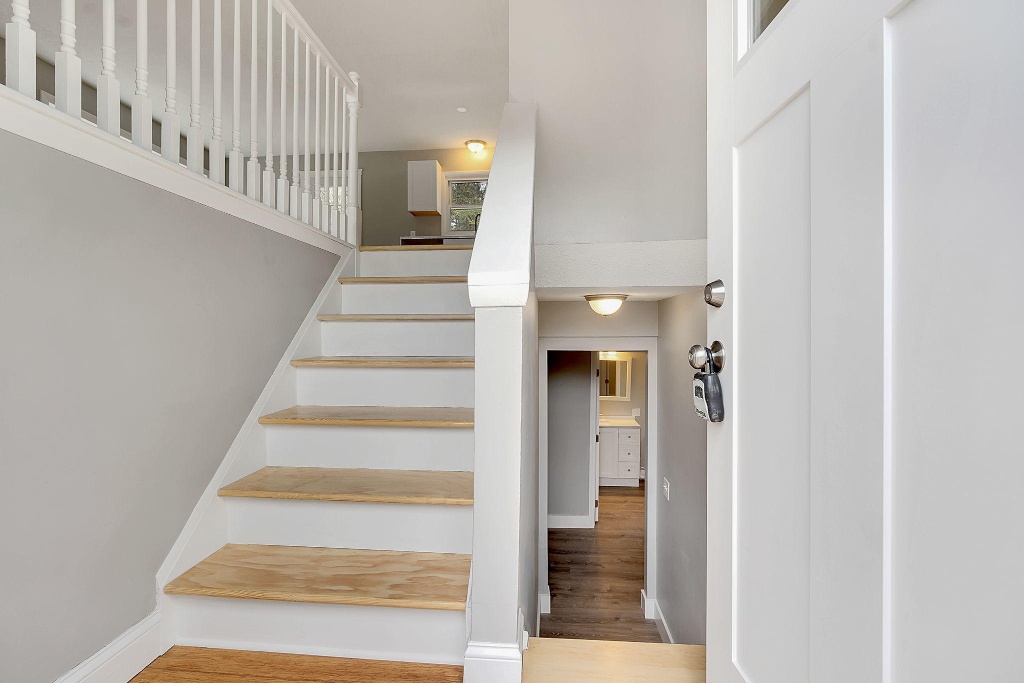 220 Post Road Bowdoin, ME 04287 - Photo 4 of 37 Entryway