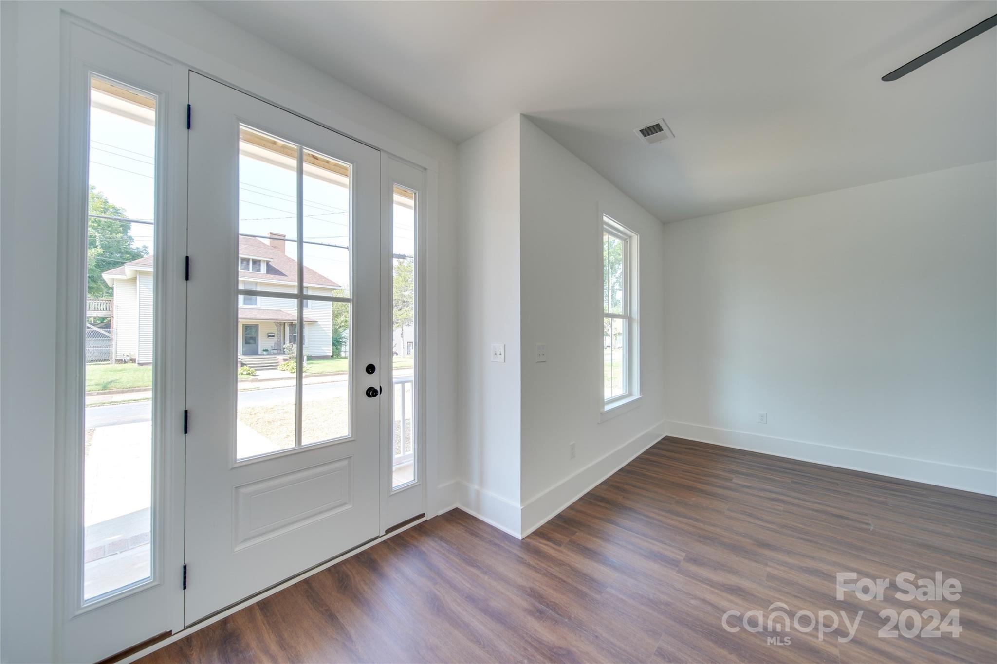 171 Spring Street Southwest Concord, NC 28025 - Photo 8 of 48 Gallery Image 8