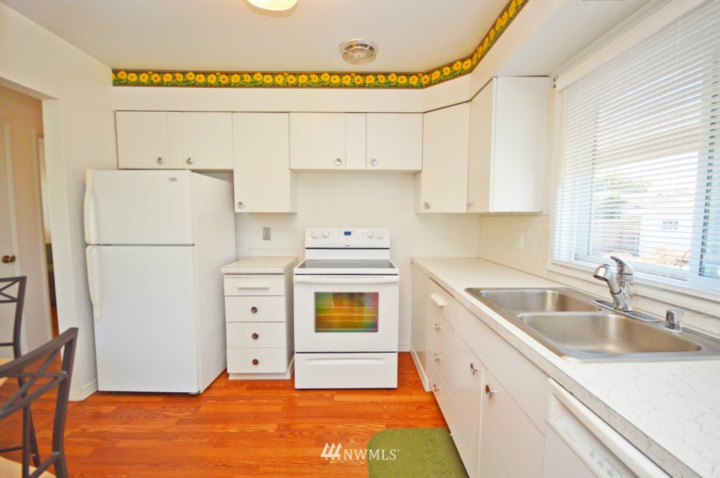 8804 Terrace Road Southwest Lakewood, WA 98498 - Photo 5 of 13