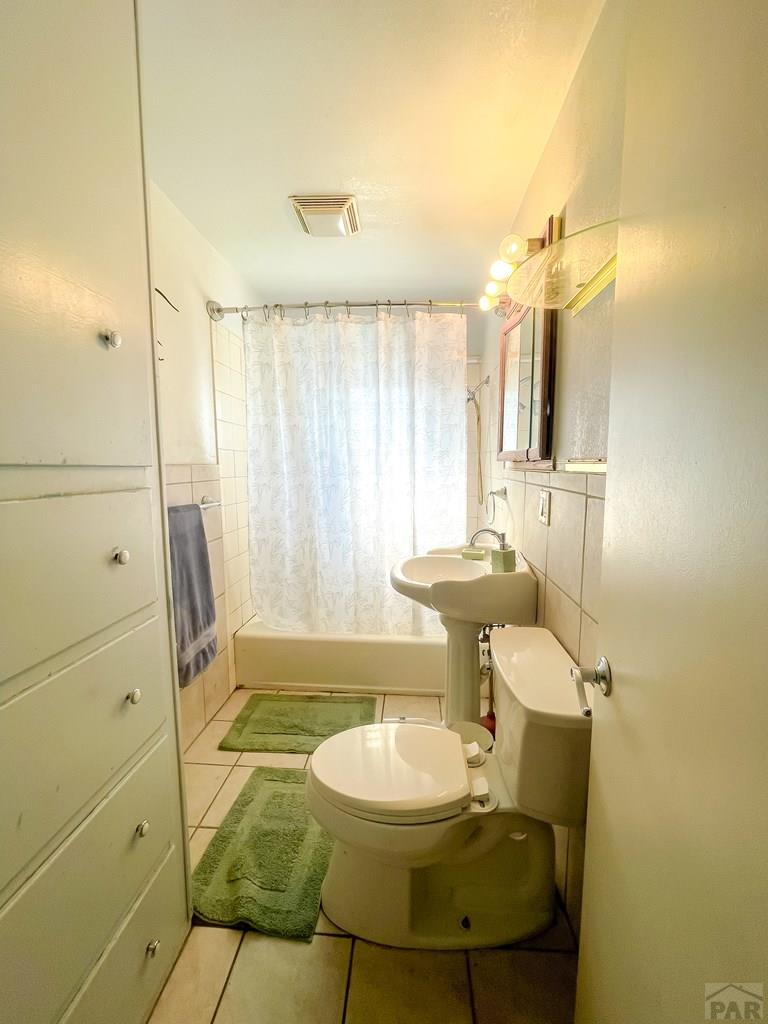 2117 Raton Avenue La Junta, CO 81050 - Photo 8 of 17