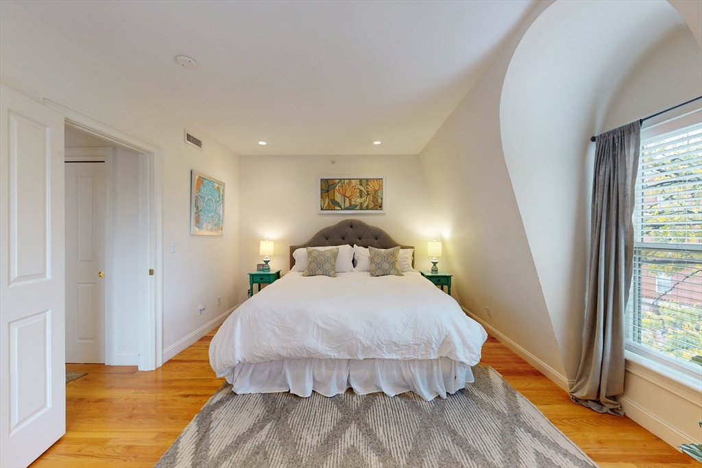 2 Harvard Square, Unit 2FURNISHED Brookline, MA 02445 - Photo 18 of 22
