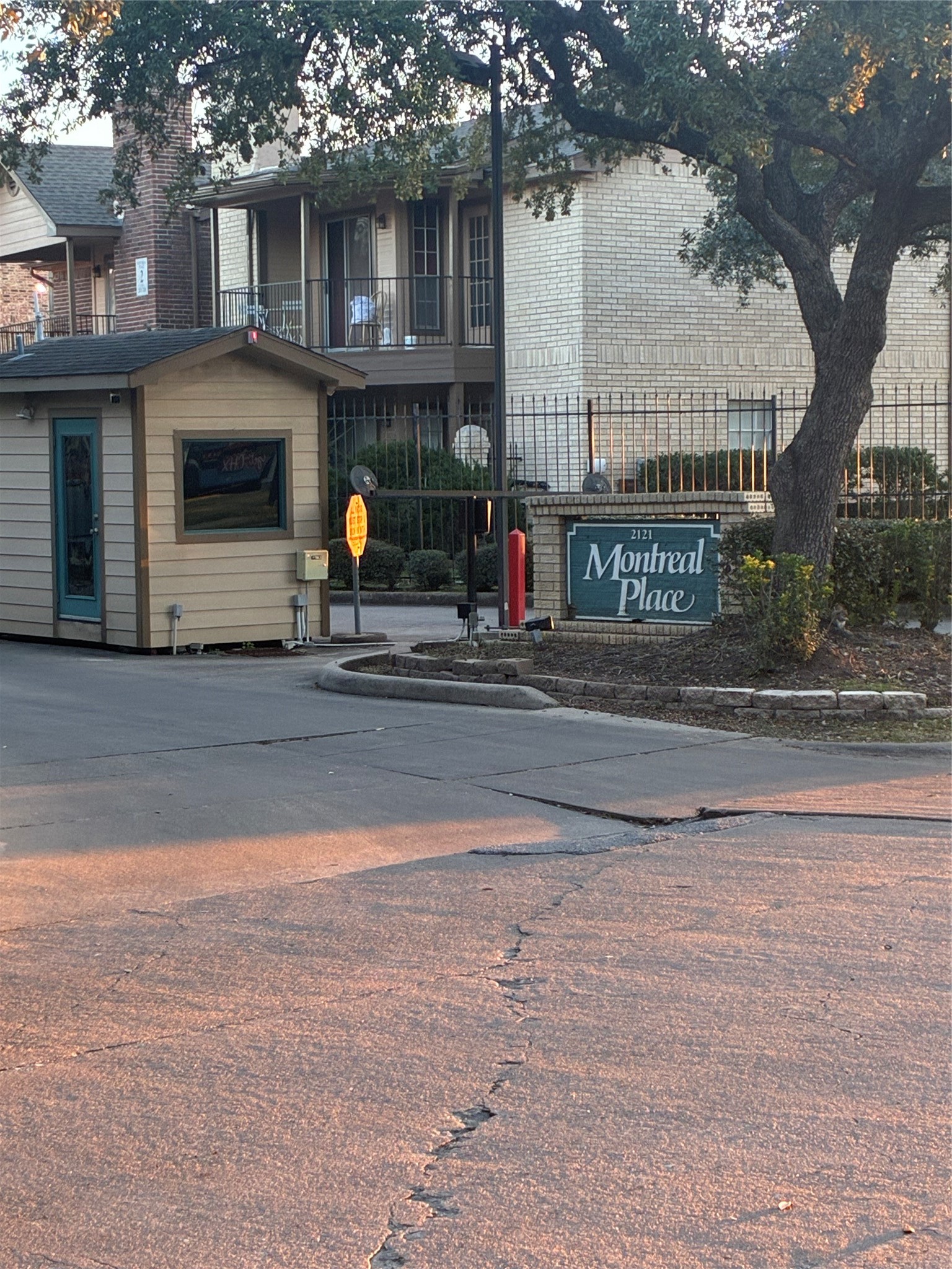 2121 Hepburn Street, Unit 404 Houston, TX 77054 - Photo 4 of 30