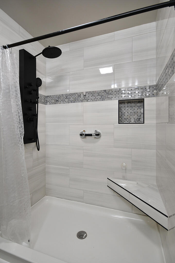 176 4 Mile Road Northwest Comstock Park, MI 49321 - Photo 11 of 27 Bed1Bath2