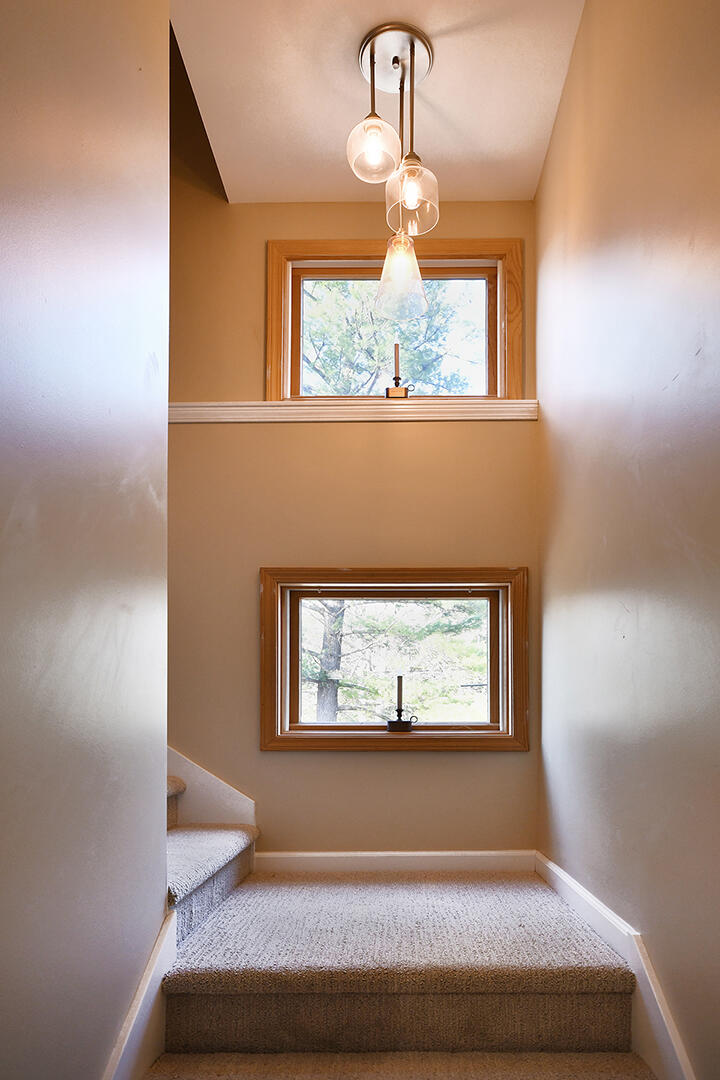 176 4 Mile Road Northwest Comstock Park, MI 49321 - Photo 18 of 27 Stairs