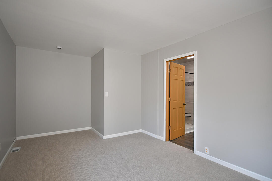 176 4 Mile Road Northwest Comstock Park, MI 49321 - Photo 9 of 27 Bedroom1