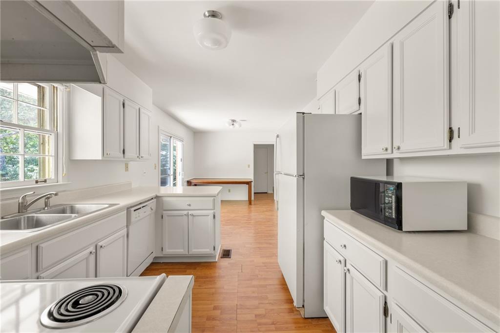 2569 Wilson Woods Drive Decatur, GA 30033 - Photo 15 of 31