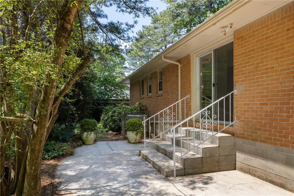 2569 Wilson Woods Drive Decatur, GA 30033 - Photo 26 of 31