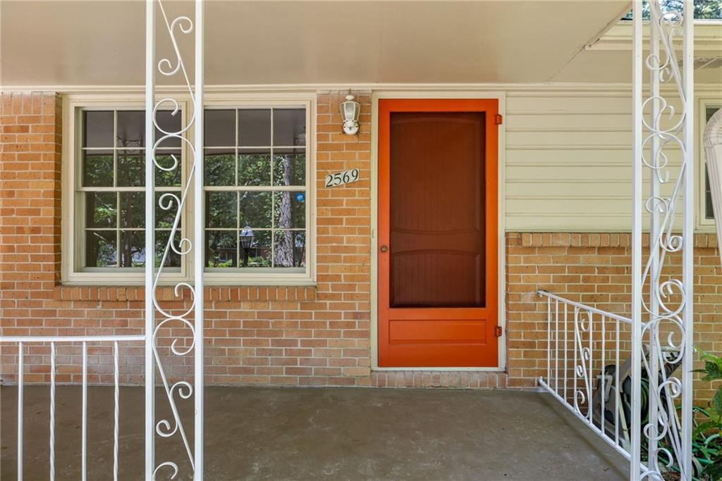 2569 Wilson Woods Drive Decatur, GA 30033 - Photo 8 of 31
