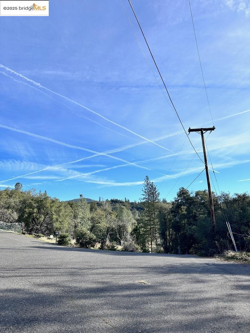 16655 Granite Ridge Lane Sonora, CA 95370 - Photo 5 of 16 a view of a terrace