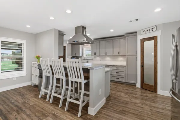$685,000 | 15308 Hubenak Road, Needville, TX 77461