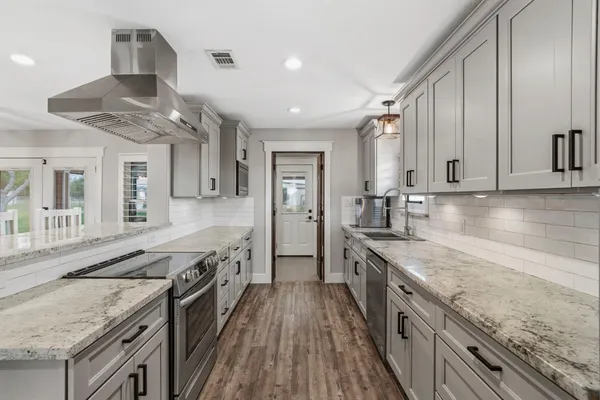 $685,000 | 15308 Hubenak Road, Needville, TX 77461