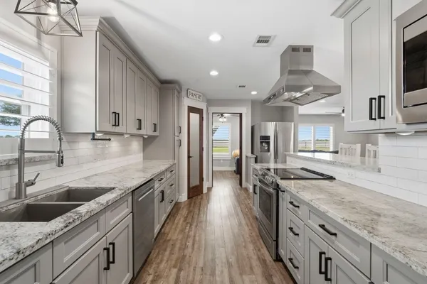 $685,000 | 15308 Hubenak Road, Needville, TX 77461