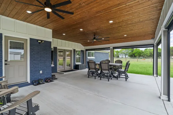 $685,000 | 15308 Hubenak Road, Needville, TX 77461