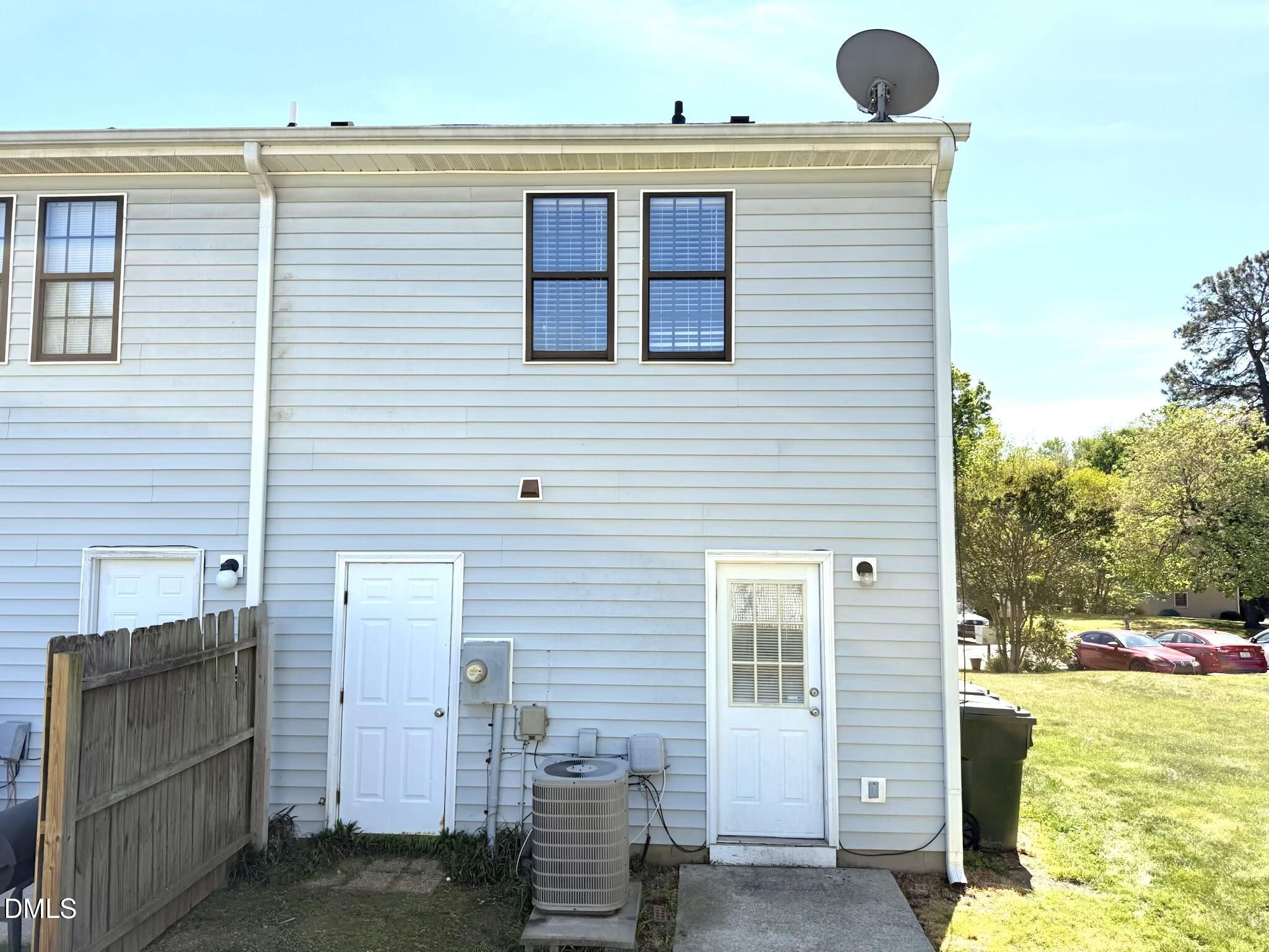 8253 Merriweather Circle Raleigh, NC 27616 - Photo 6 of 25 IMG_2805