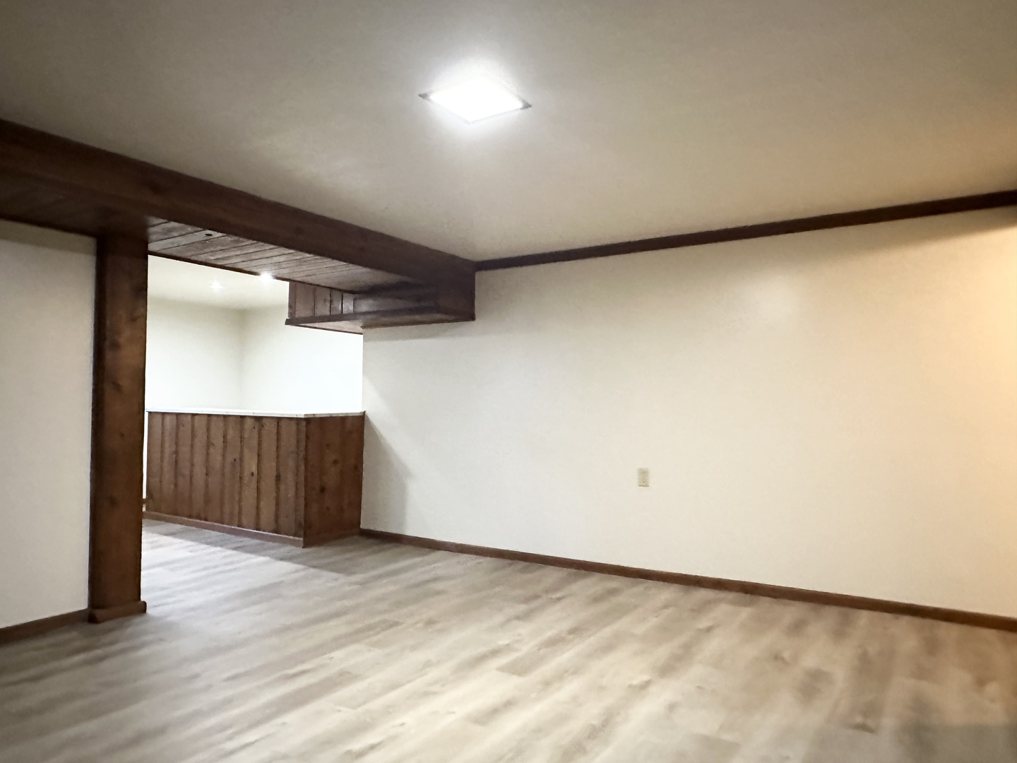 460 South Wall Street Kankakee, IL 60901 - Photo 22 of 52 a view of an empty room