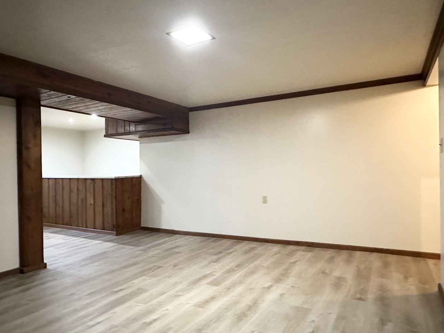 460 South Wall Street Kankakee, IL 60901 - Photo 23 of 52 a view of an empty room