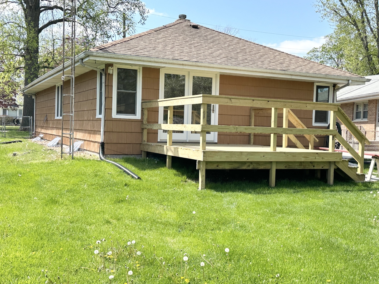 460 South Wall Street Kankakee, IL 60901 - Photo 36 of 52 a view of a house with a backyard