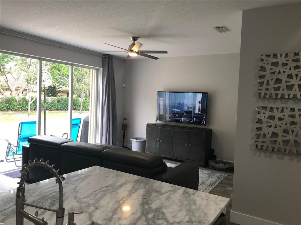 18201 Boca Way Drive Boca Raton, FL 33498 - Photo 10 of 35 Photo 10