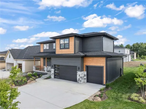 $899,900 | 12403 West 183rd Terrace, Overland Park, KS 66013