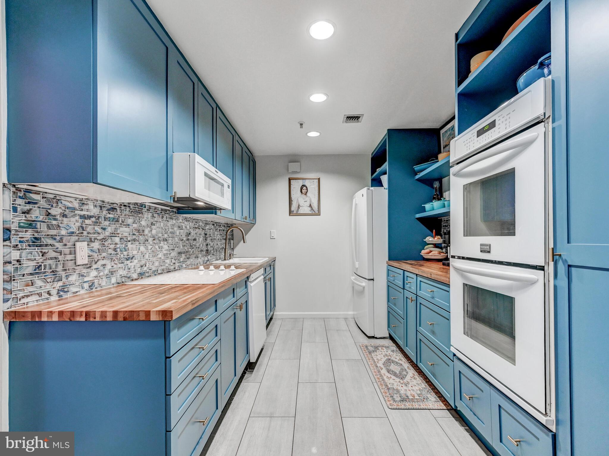 3801 Canterbury Road, Unit 904 Baltimore, MD 21218 - Photo 12 of 30 Recently remodeled kitchen, new appliances