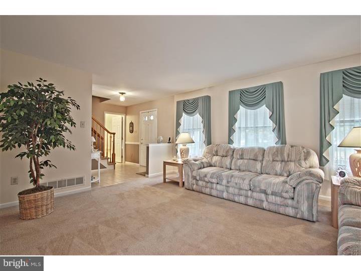 26 Amberfield Road Robbinsville, NJ 08691 - Photo 11 of 23 Living Room