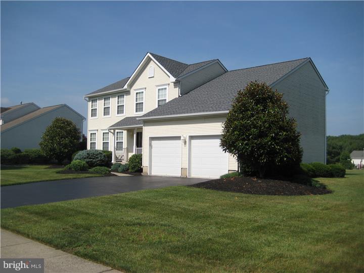 26 Amberfield Road Robbinsville, NJ 08691 - Photo 3 of 23 Exterior Front