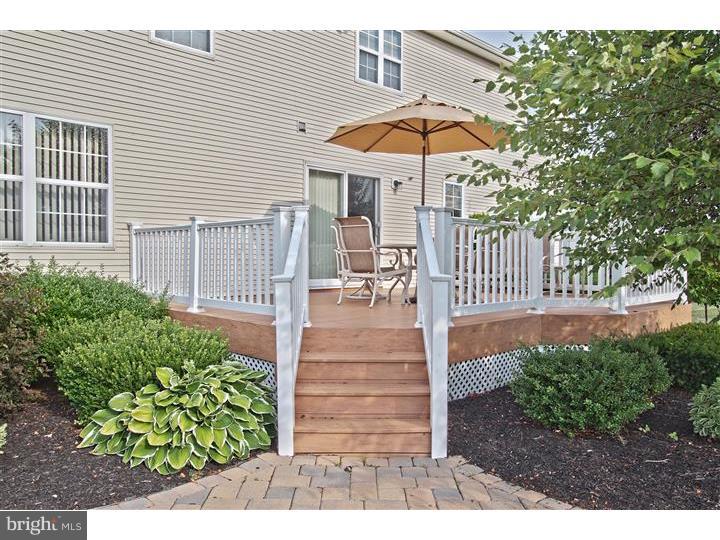 26 Amberfield Road Robbinsville, NJ 08691 - Photo 7 of 23 Deck