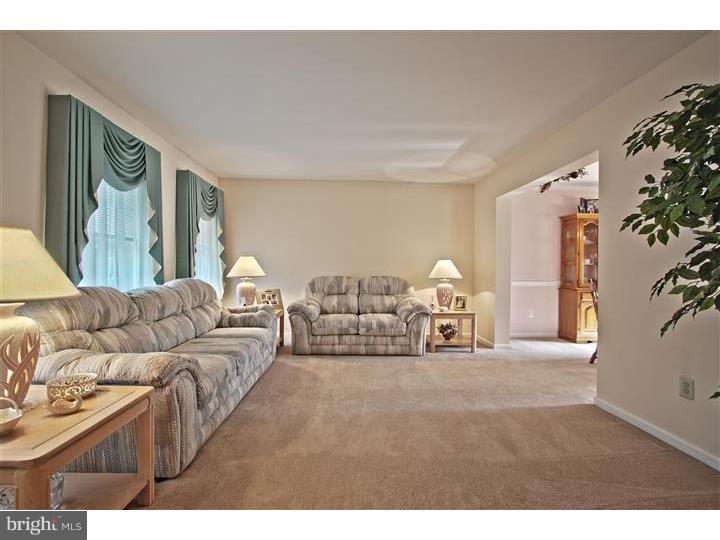 26 Amberfield Road Robbinsville, NJ 08691 - Photo 10 of 23 Living Room