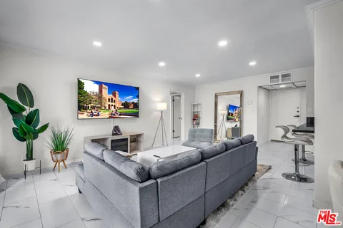 $739,000 | 1300 Midvale Avenue, Unit 501, Los Angeles, CA 90024