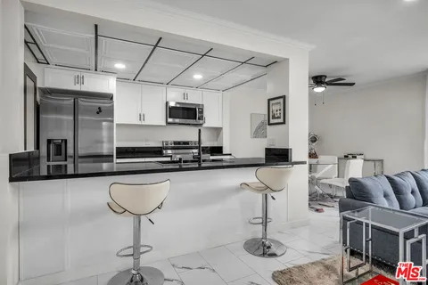 $739,000 | 1300 Midvale Avenue, Unit 501, Los Angeles, CA 90024