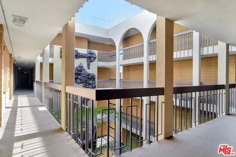 $739,000 | 1300 Midvale Avenue, Unit 501, Los Angeles, CA 90024