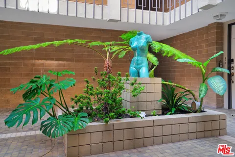 $739,000 | 1300 Midvale Avenue, Unit 501, Los Angeles, CA 90024