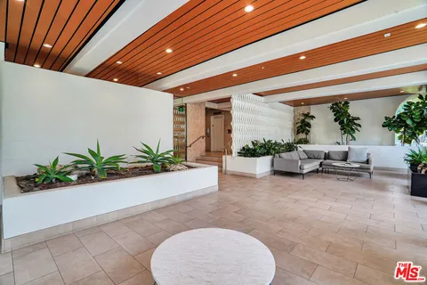 $739,000 | 1300 Midvale Avenue, Unit 501, Los Angeles, CA 90024