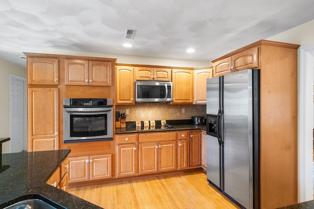 14 Randolph Road Wilmington, MA 01887 - Photo 15 of 35 Gallery Image 15