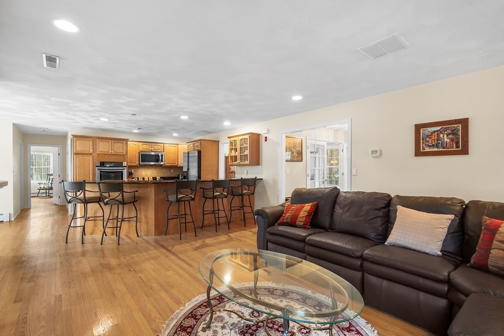 14 Randolph Road Wilmington, MA 01887 - Photo 9 of 35 Gallery Image 9